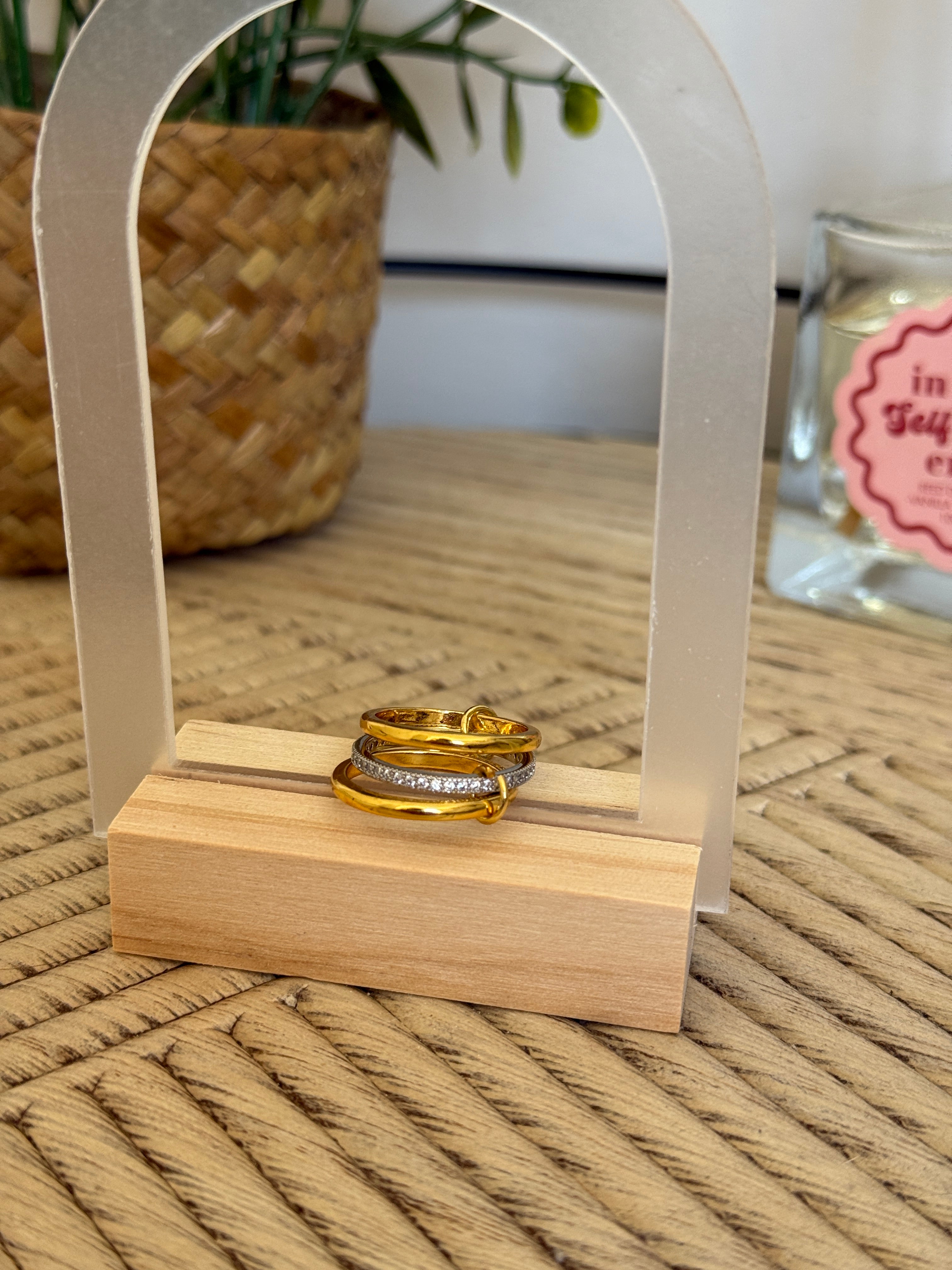 Evie fidget ring