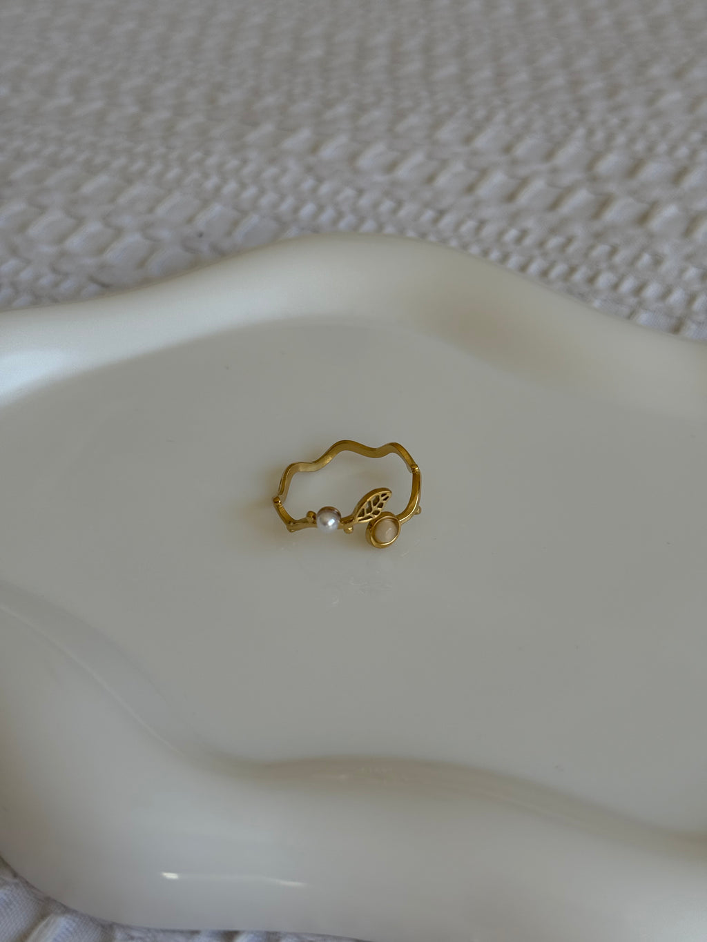 Thalia ring